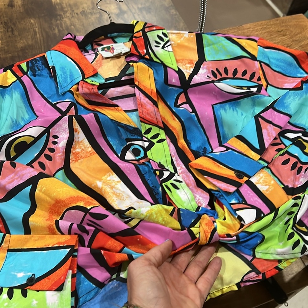 NWT Live 4 Truth Abstract Blouse Large - Picture 5 of 8
